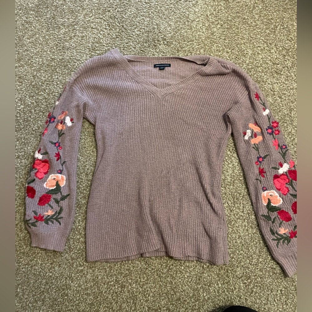 American Eagle sweater